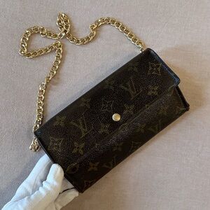 Authentic Louis Vuitton international wallet